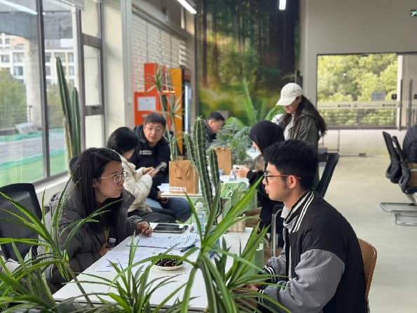 通知栏About the School