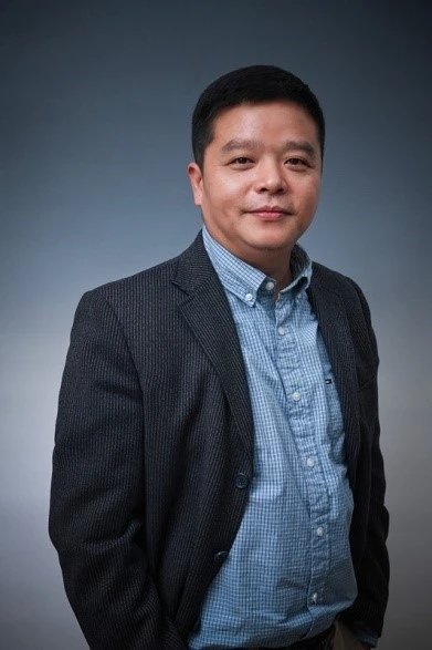 即具有良好商务实战素养(Practi