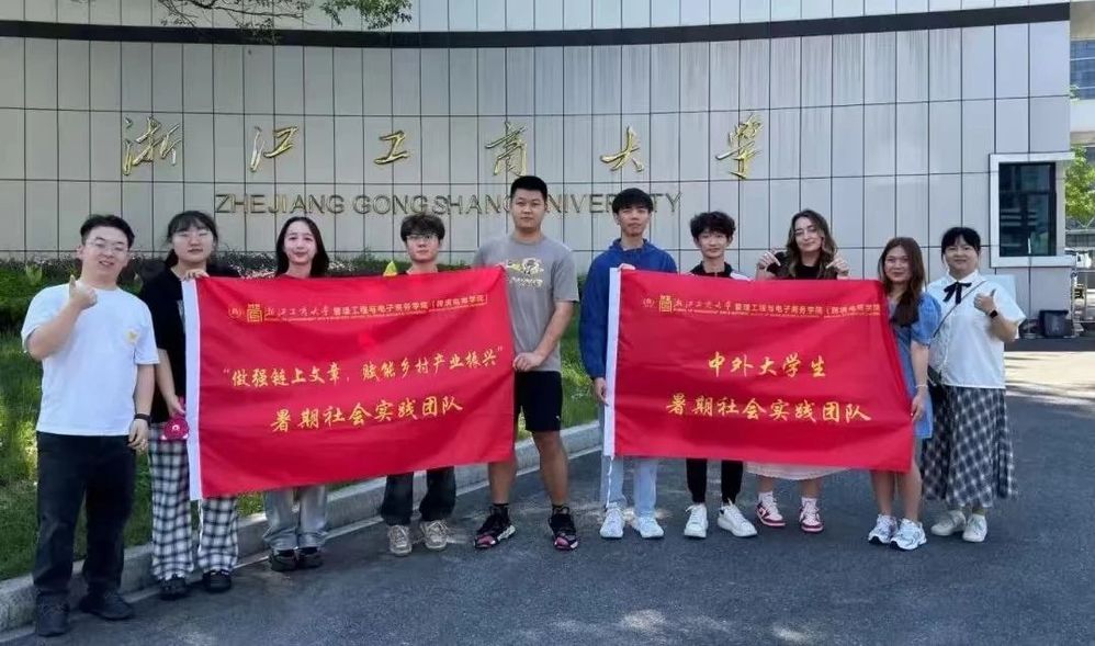 近距离感受美丽乡村建设的辉煌成就