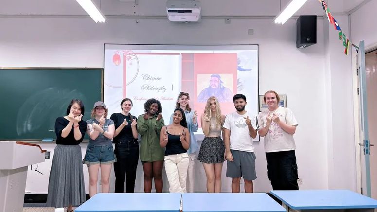 旨在让英国同学们多角度切身体会中国优