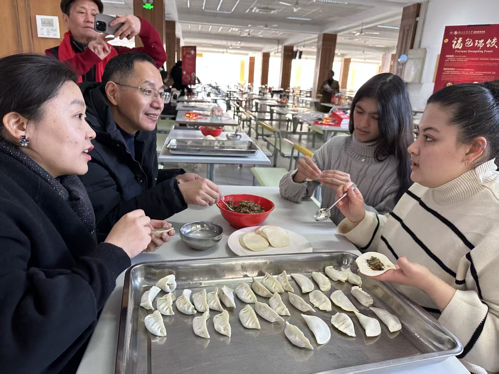 校园新闻About the School