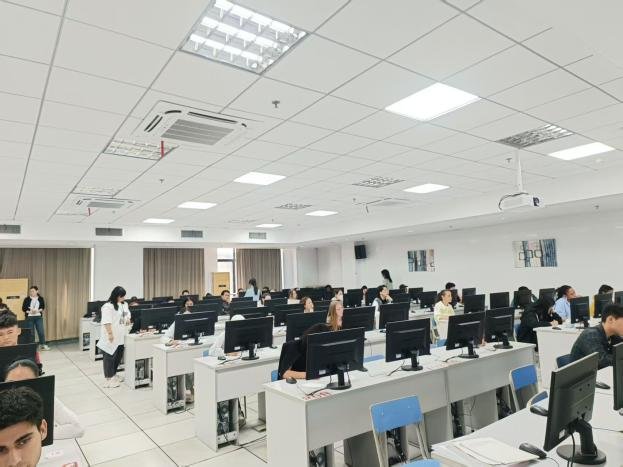 校园新闻About the School
