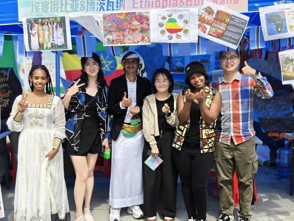 赢得了观众们的阵阵掌声