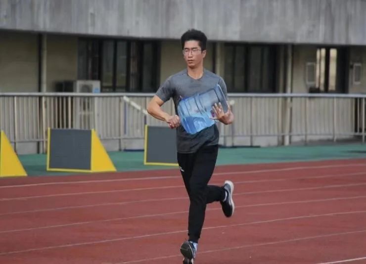 (2)比赛地点