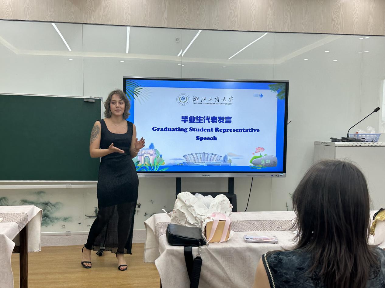 对照阅读为送别即将踏上新征程的202