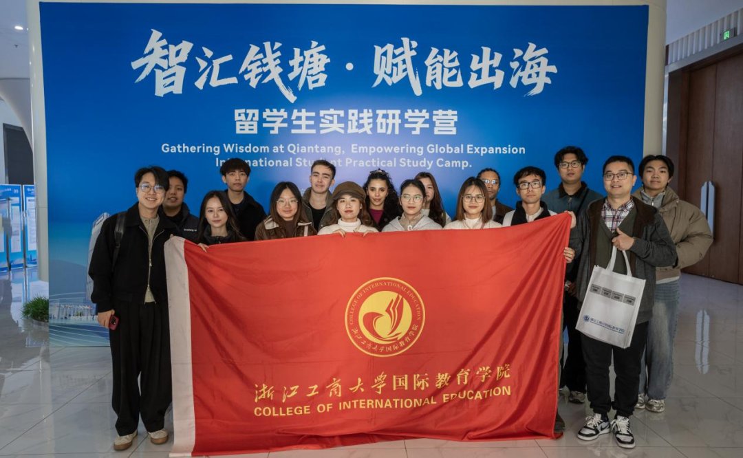 英皇体育最新版本出任纽卡斯尔联官方合