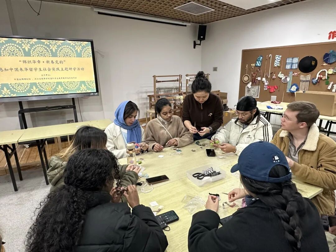 校园新闻About the School