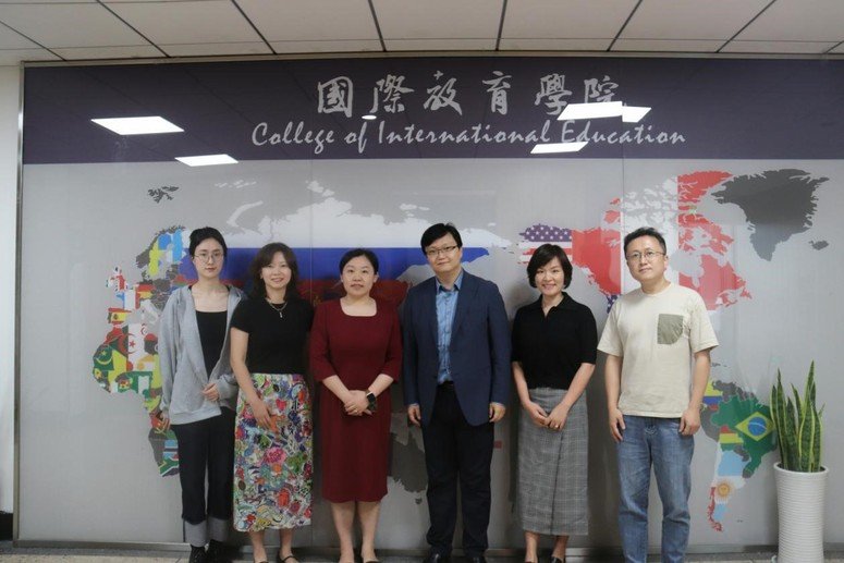 并成功举办了专场求职就业分享会