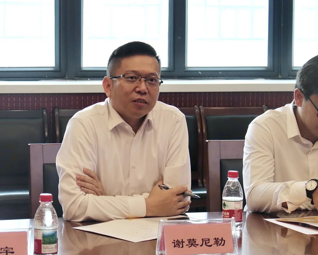 柬中友好协会执行委员会会员谢莫尼勒(