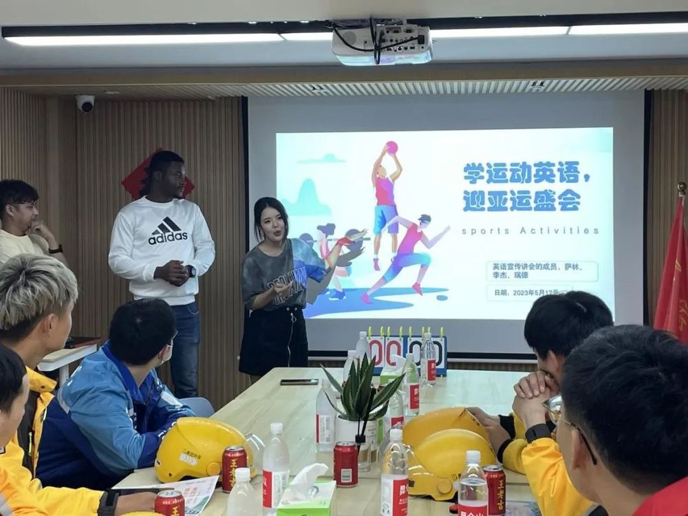 本次志愿者活动于5月6日在钱塘区江东