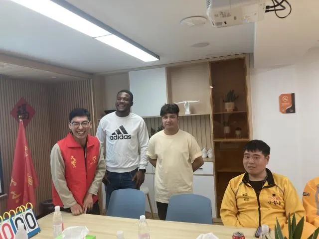 为亚运会期间的国际交流做好准备