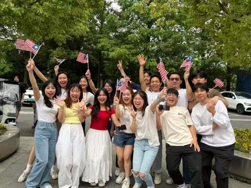 为进一步加强英皇体育网站与德甲联赛达