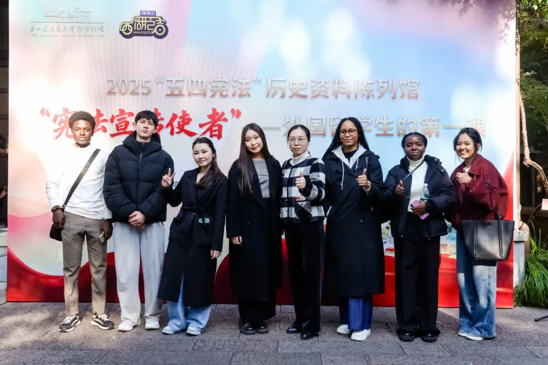 英皇体育最新版本 对照阅读