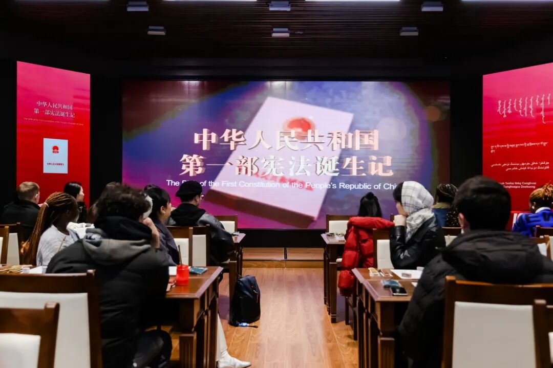 通知栏About the Schoo