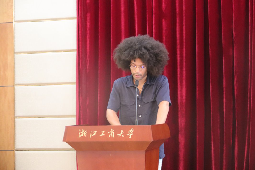 校园新闻About the School