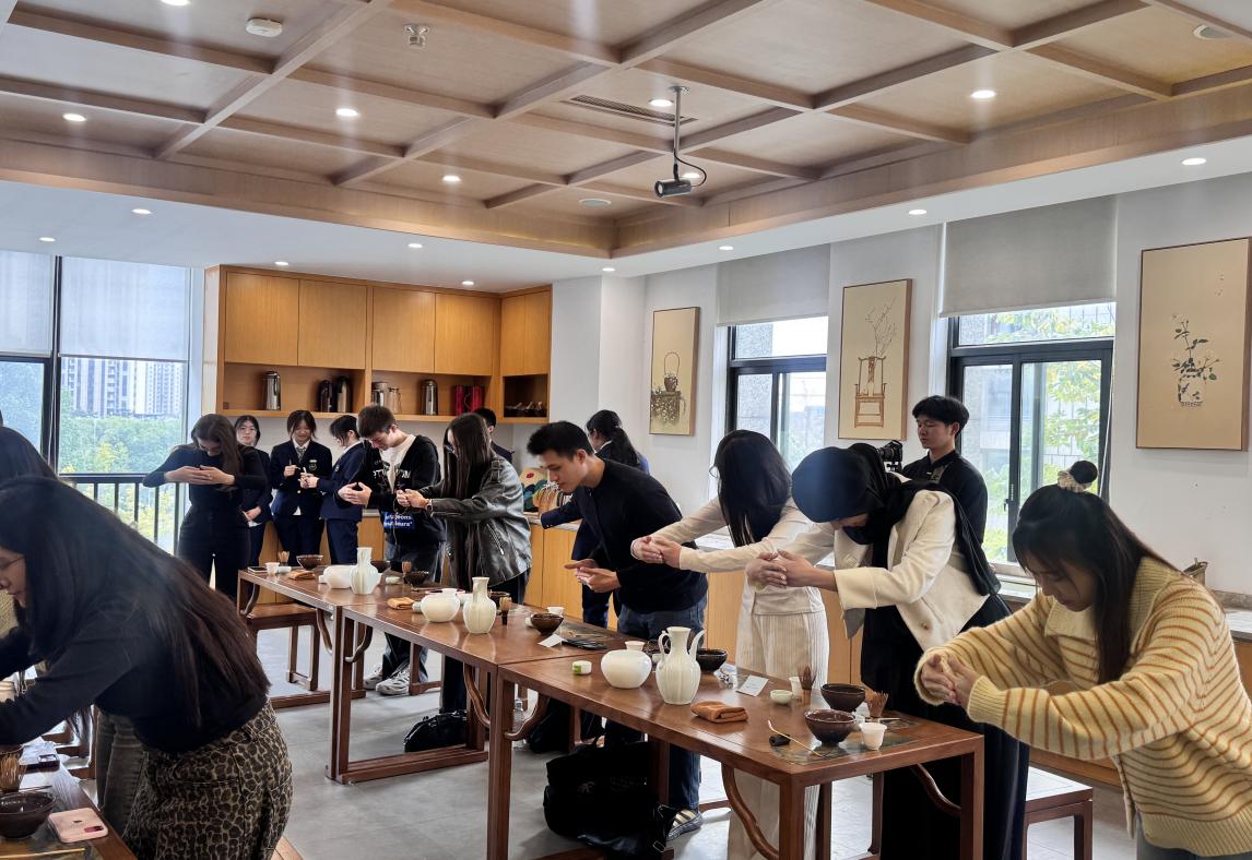 校园新闻About the School