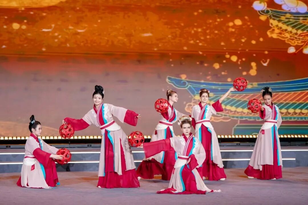 他们带来了精彩纷呈的节目